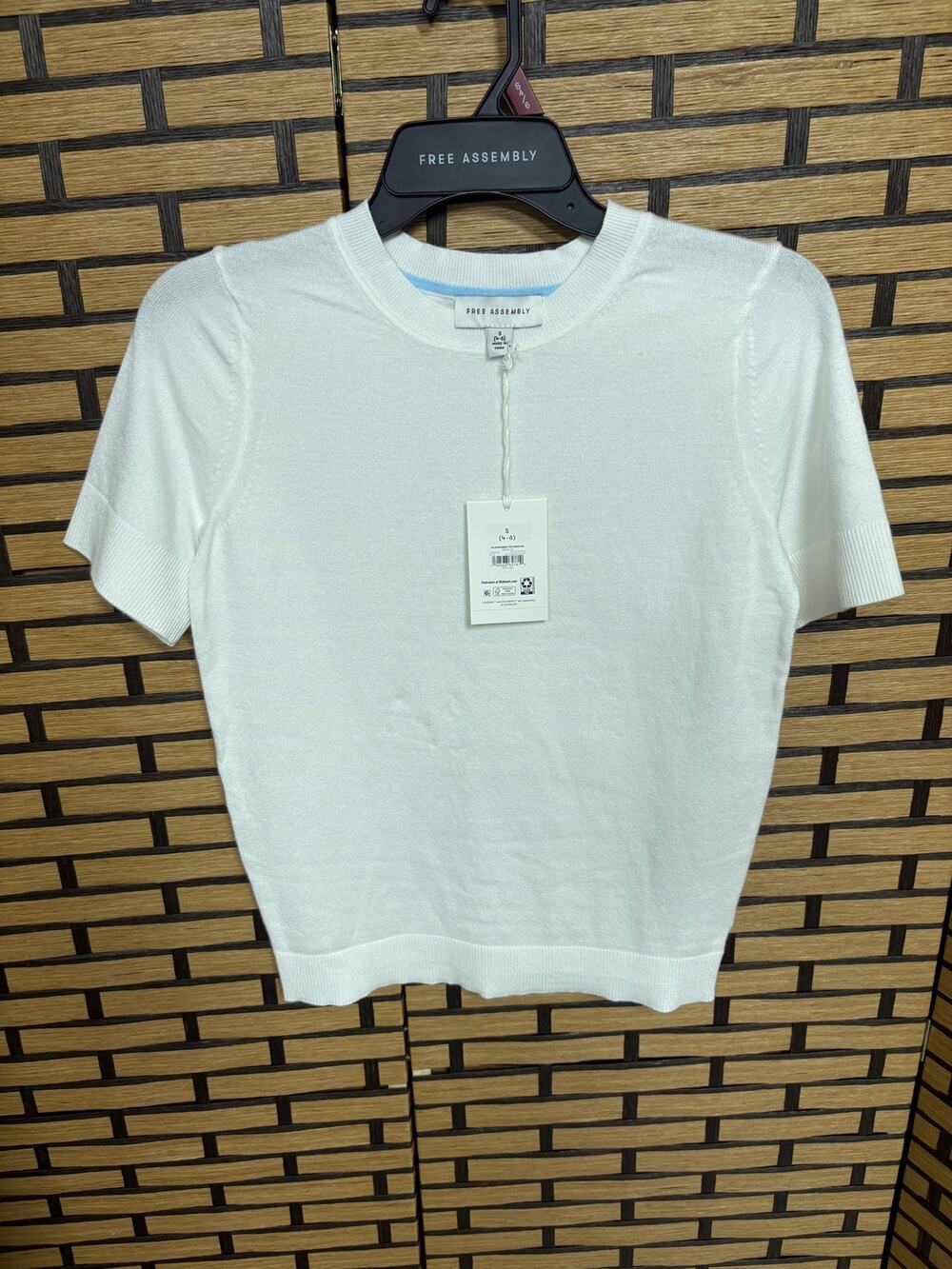 Free Assembly White Short Sleeve Sweater Size Small
